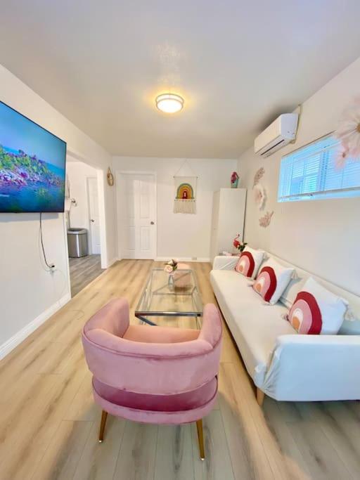 רוזמיד Pink Cozy House 2 Bedrooms מראה חיצוני תמונה