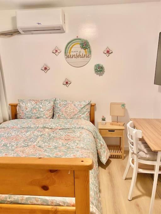 רוזמיד Pink Cozy House 2 Bedrooms מראה חיצוני תמונה