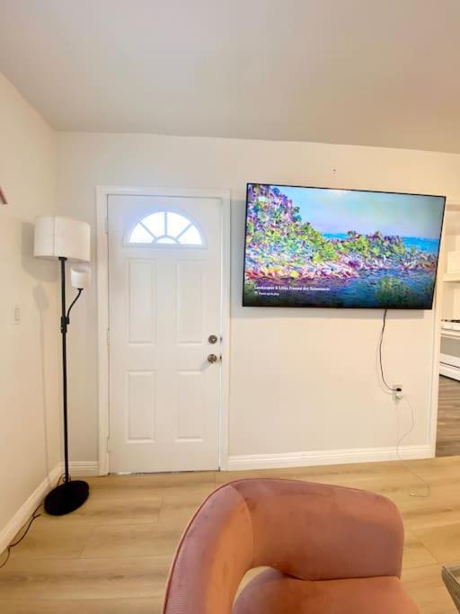 רוזמיד Pink Cozy House 2 Bedrooms מראה חיצוני תמונה
